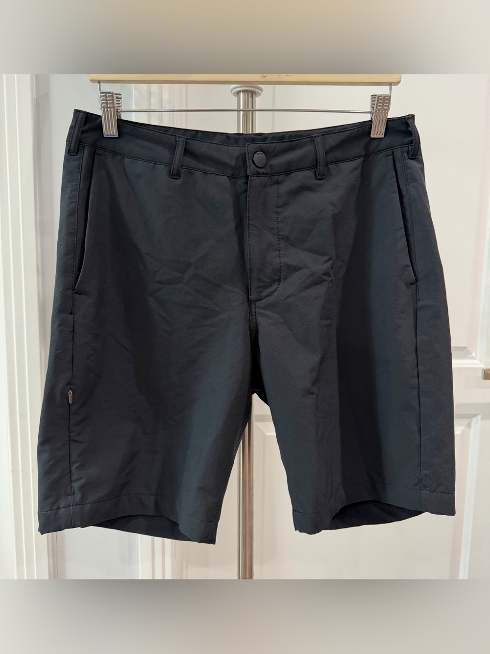 Cuts COZ Shorts 9” inseam Size 32